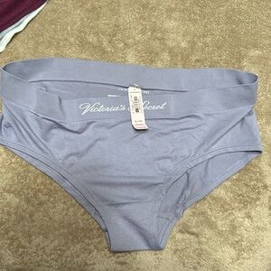 5 Victoria’s Secret hip hugger/hipster panties size extra large